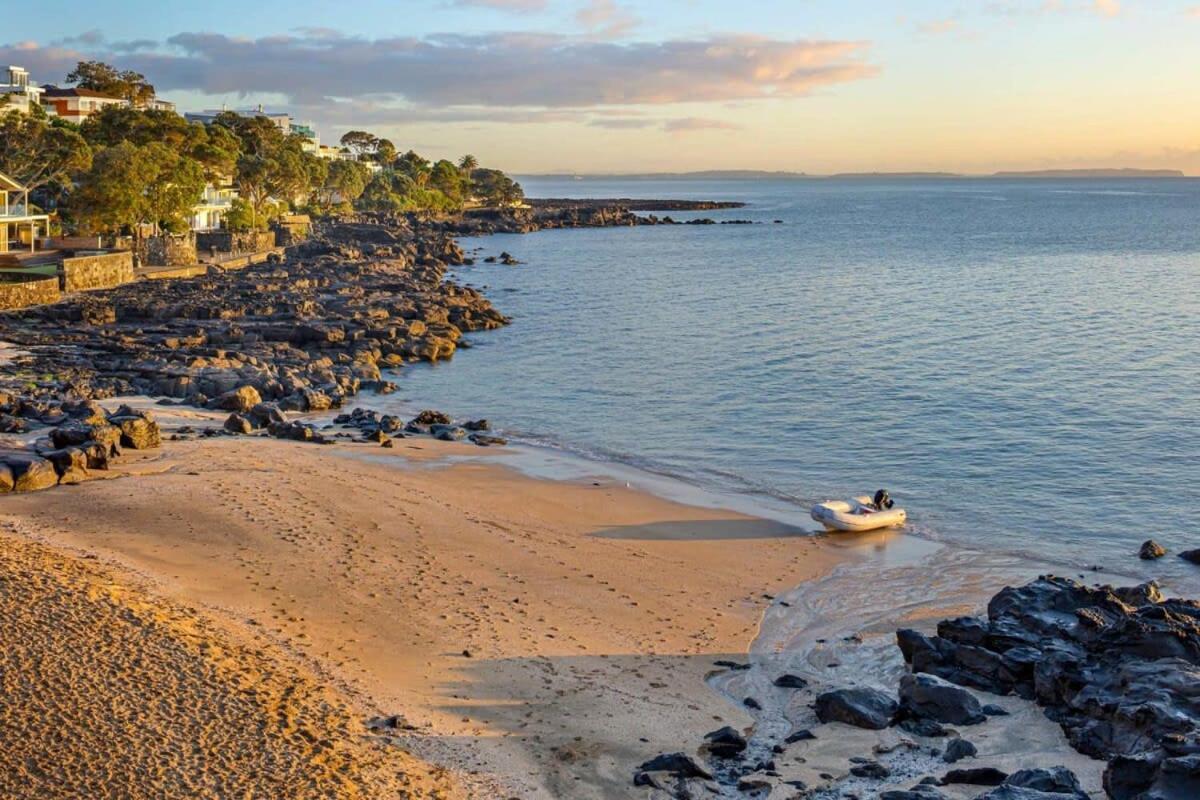 Takapuna Beachfront W Stunning Views Окленд Экстерьер фото